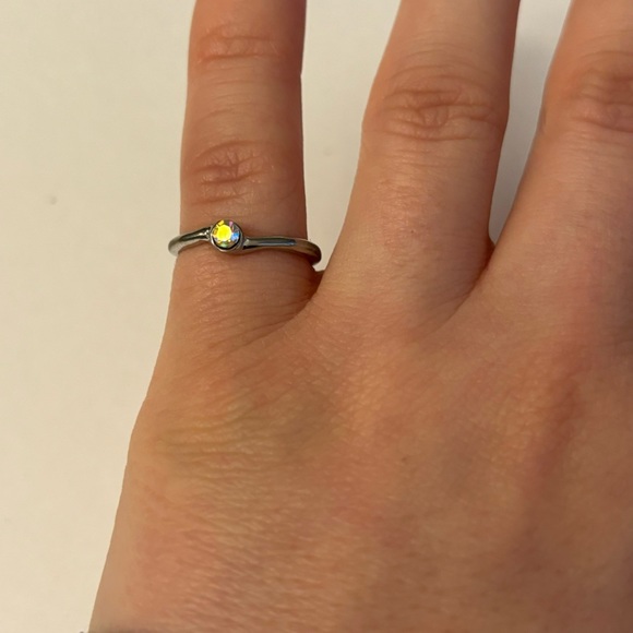 CLAIRE’S Cubic Zirconia Gemstone Dainty Fashion Pinky Ring - size 4 - Picture 4 of 6